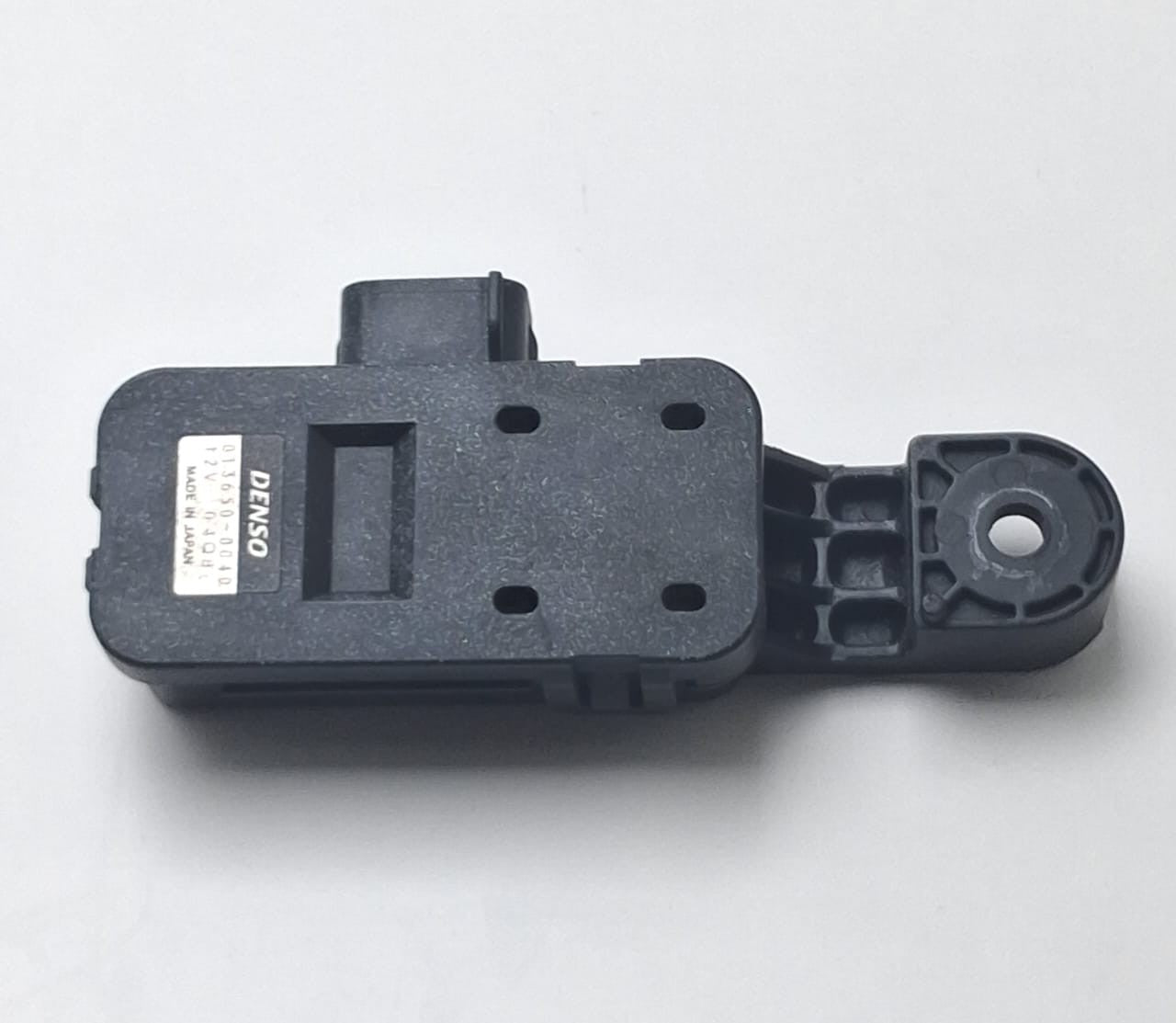 2006-2013 Lexus IS300 Smog Ventilation Sensor 013650-0040