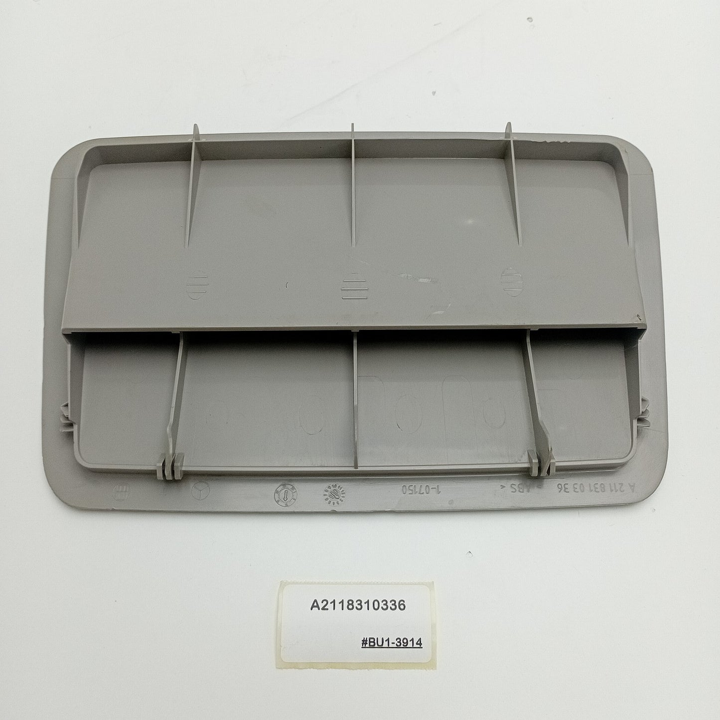 2003-2006 Mercedes-Benz CLS55 REAR AIR VENT BAFFLE FLOOR TRIM A2118310336