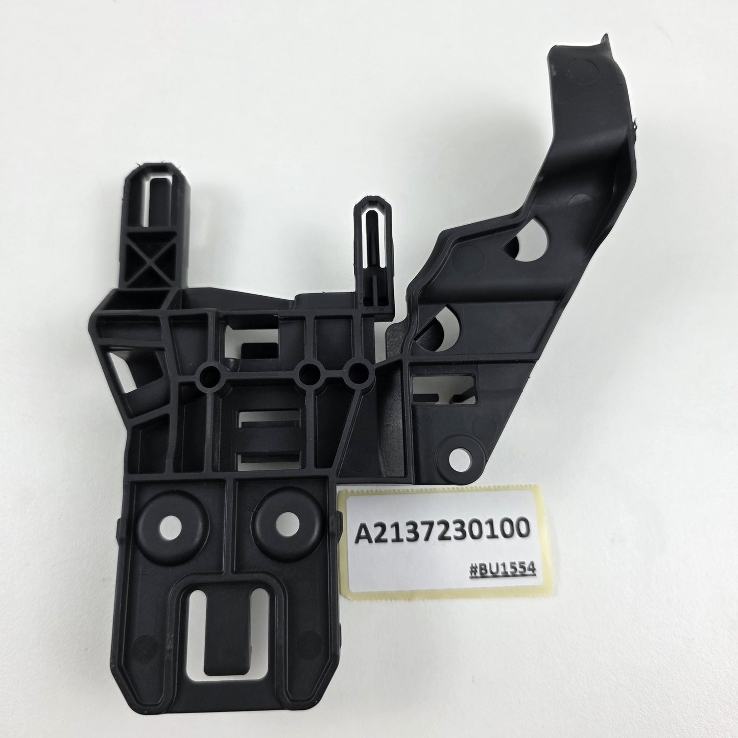 1995-2026 Mercedes-Benz E 450 FRONT LEFT DOOR LOCK BRACKET A2137230100