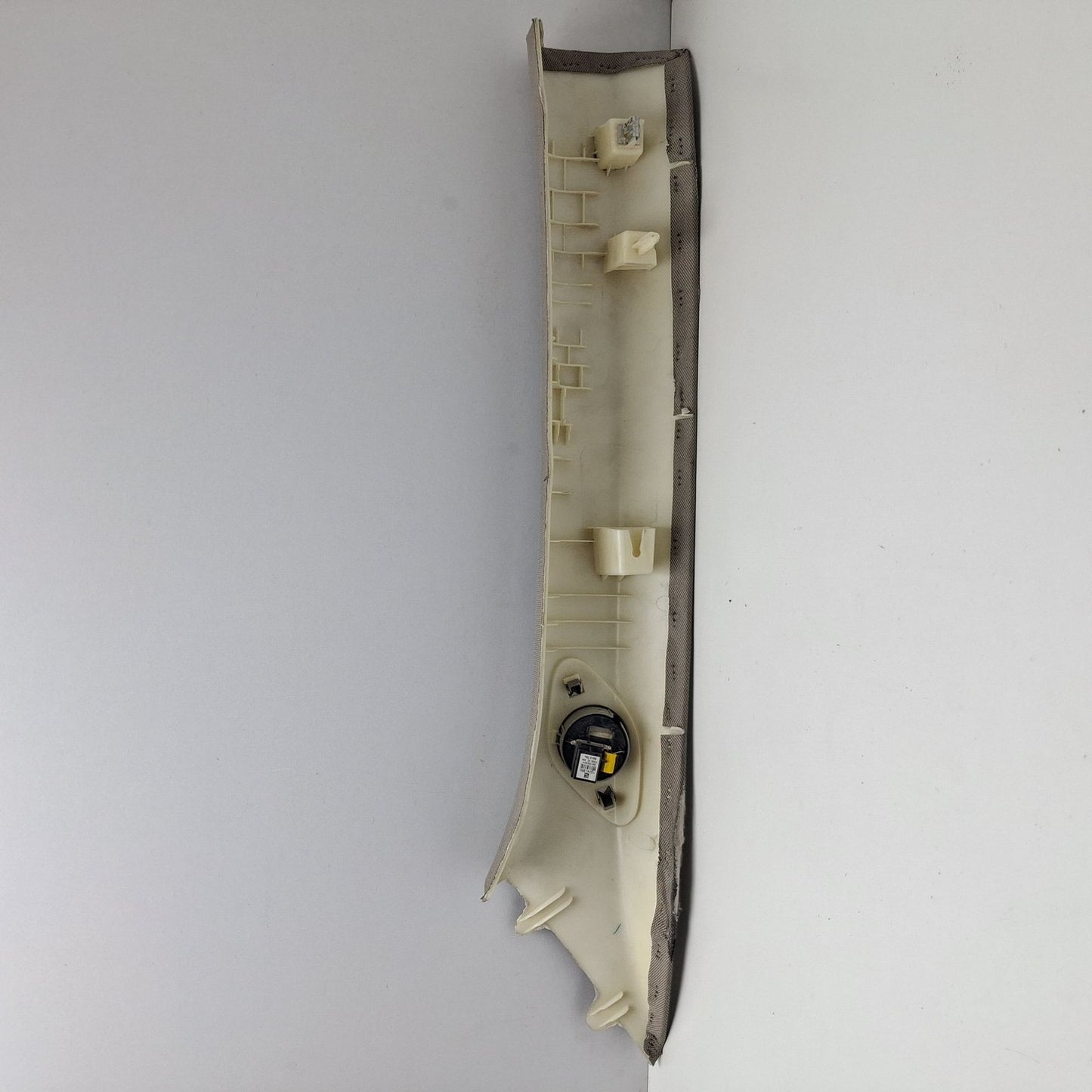 2016-2018 Cadillac CT6 Rear Pillar Trim A075144