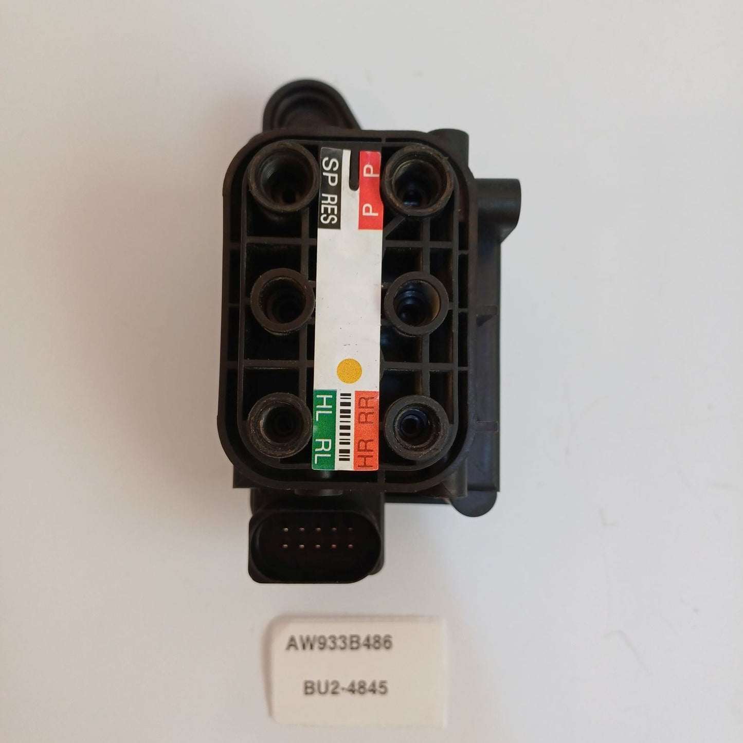 2010-2019 Jaguar XJ Air Suspension Control Valve AW933B486