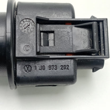 2000-2011 Audi Q5 Coolant Level Sensor Connector 1J0973202