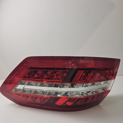 2010-2013 Mercedes-Benz E300 Passenger Side Rear Tail Light A2129060858