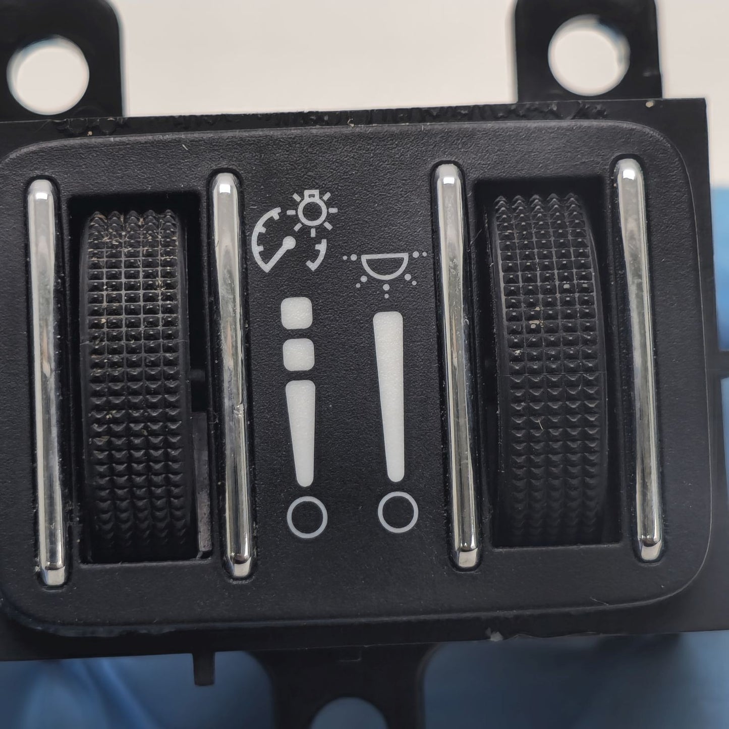 2014-2017 Maserati Ghibli DASH HEAD LIGHT DIM CONTROL SWITCH 68141052AC