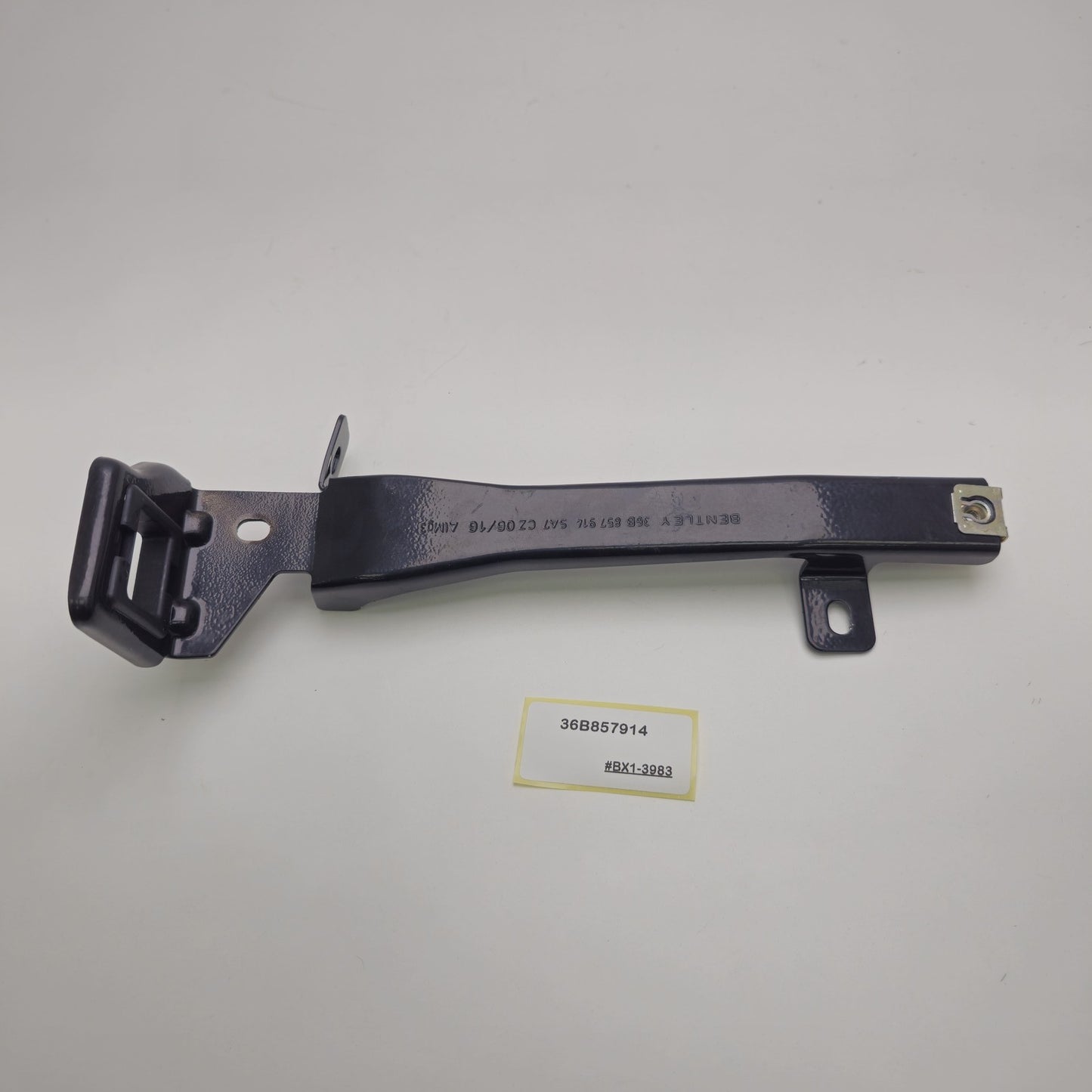 2016-2020 Bentley Bentayga FRONT RIGHT PASSENGER BRACKET MOUNT 36B857914