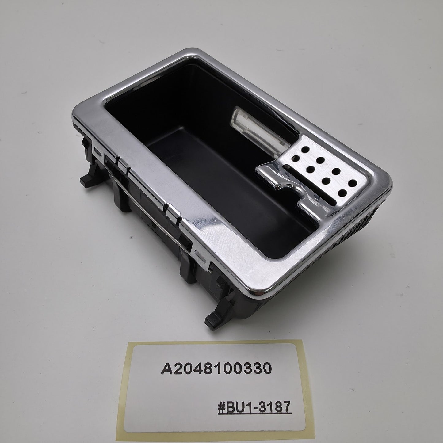 2007-2013 Mercedes-Benz C-Class ASH TRAY A2048100330