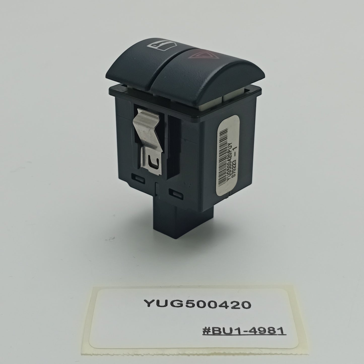 2007-2012 Land Rover Range Rover Hazard Warning Switch YUG500420