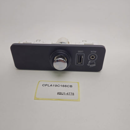 2014 Land Rover Range Rover Centre Console USB AUX Socket Panel CPLA19C166CB