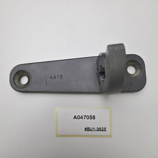 2021 BMW 3 DOOR HINGE A047058