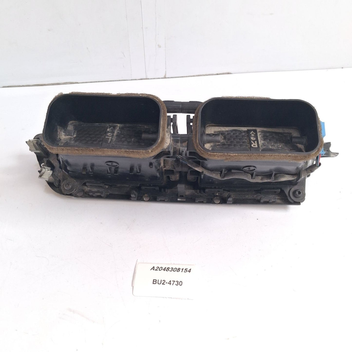 2012-2015 Mercedes-Benz C-Class Center Dash Air Vent A2048308154