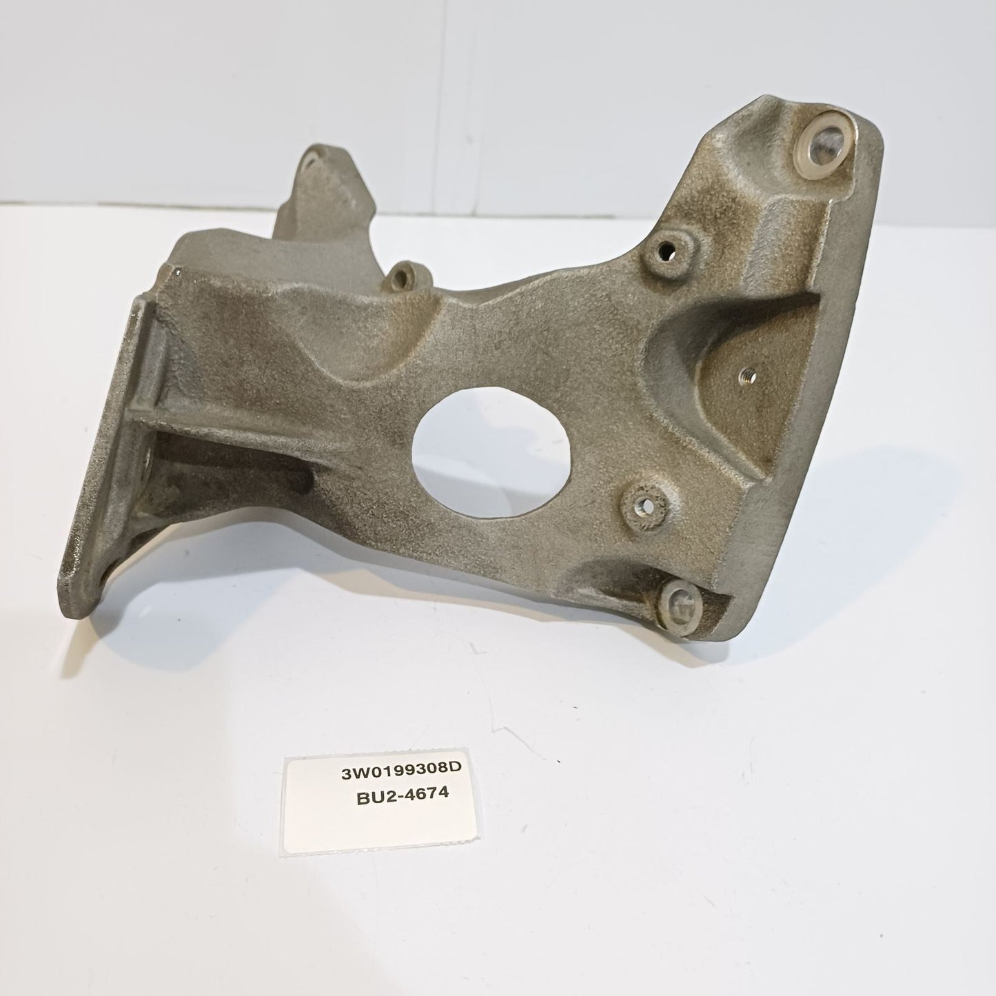 2006-2010 Bentley Continental GTC Right Engine Mount Support Bracket 3W0199308D