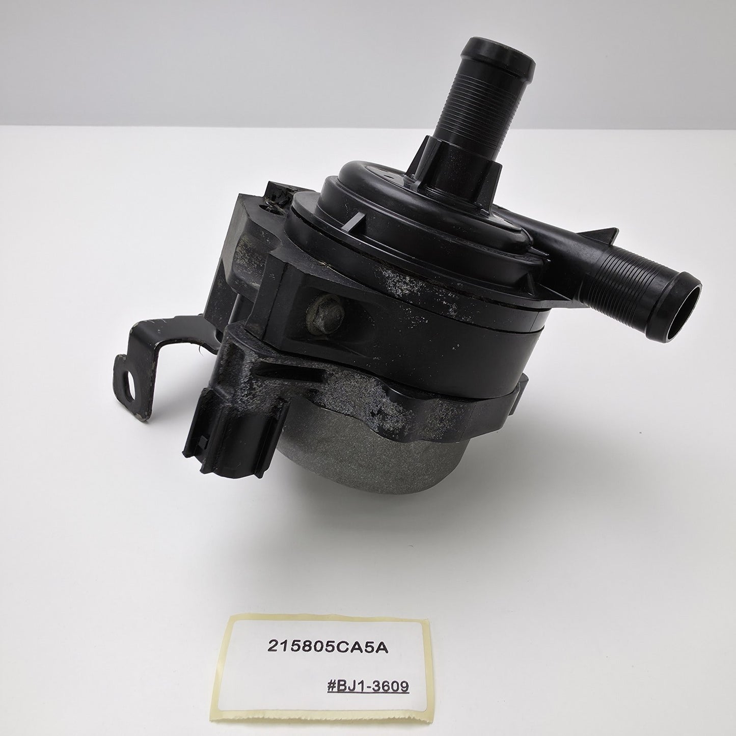 2017-2022 Infiniti Q60 Pump Assembly 215805CA5A