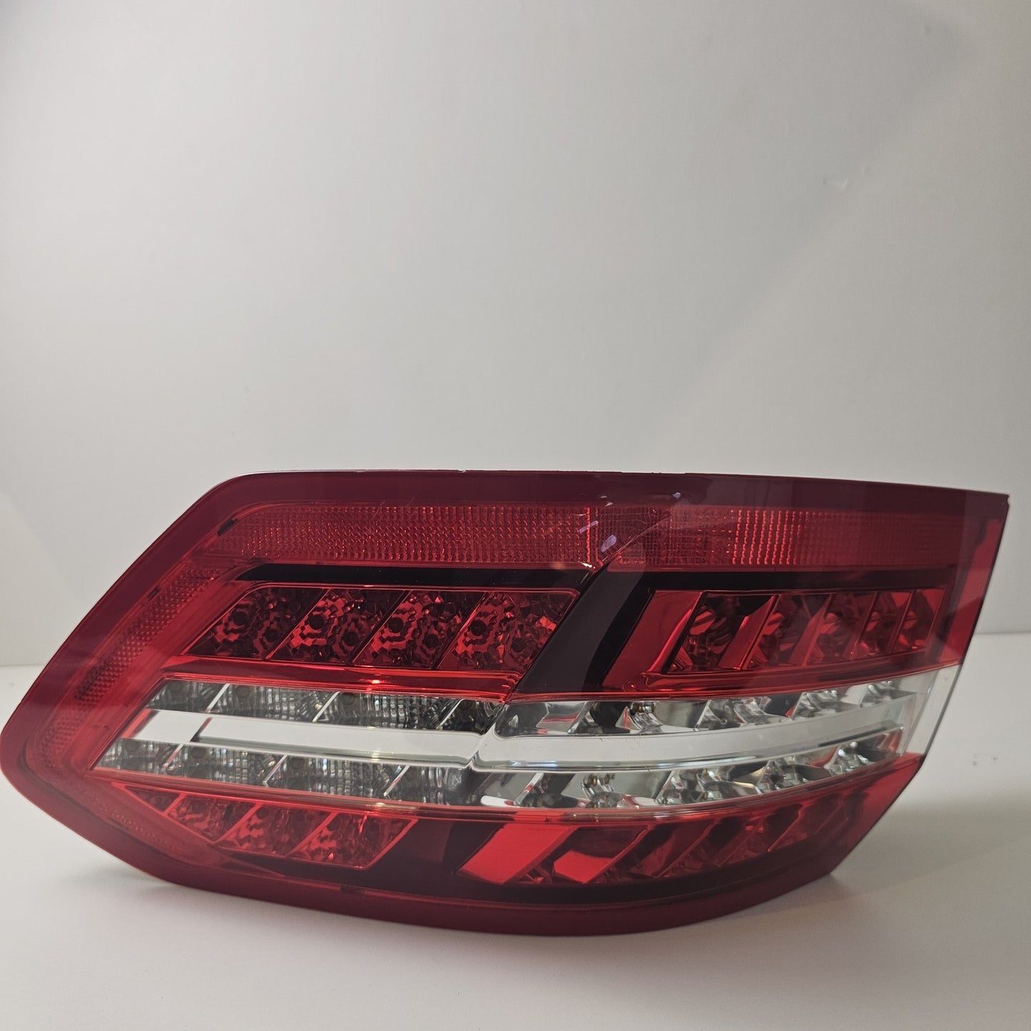 2010-2013 Mercedes-Benz E350 Passenger Side Rear Tail Light A2129060858