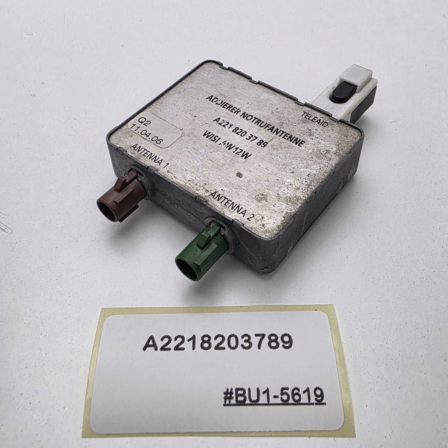 2007-2012 Mercedes-Benz S550 Antenna Amplifier Module A2218203789