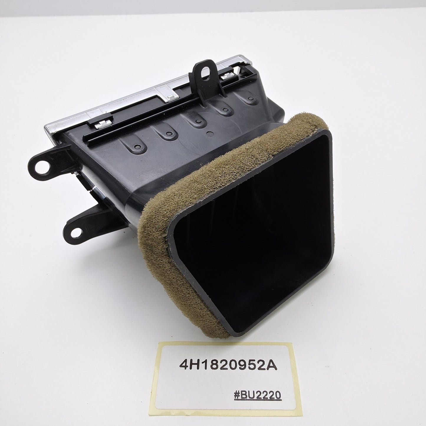 2010-2018 Audi S8 Dashboard Vent Center/Right Passenger Side 4H1820952A