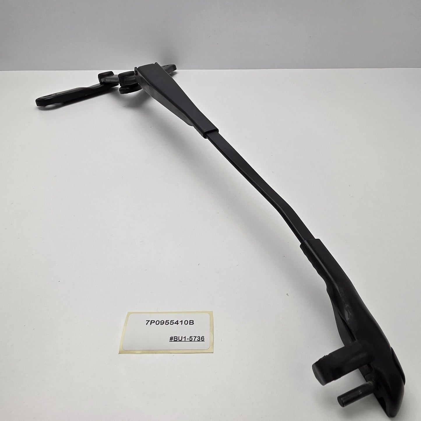 2011-2018 Volkswagen Touareg Front Right Wiper Arm 7P0955410B