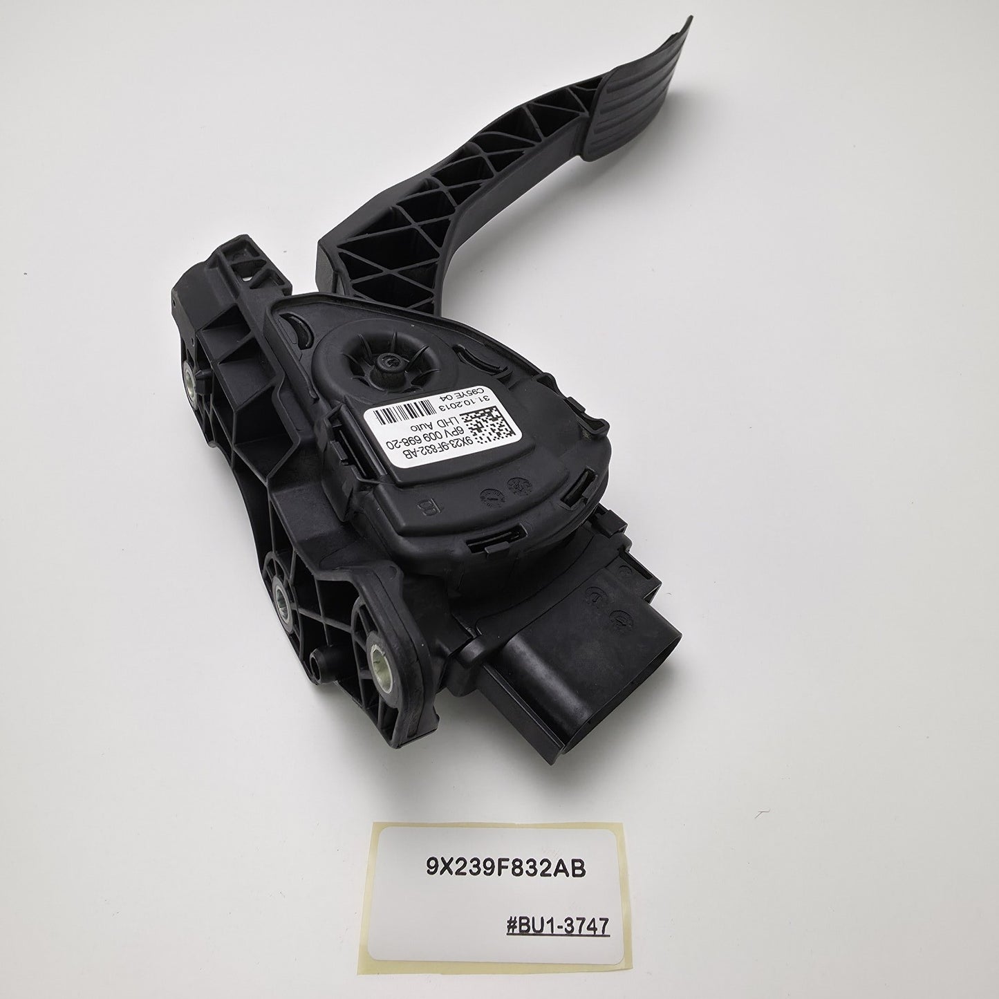 2016-2019 Jaguar XJ ACCELERATOR GAS PEDAL 9X239F832AB