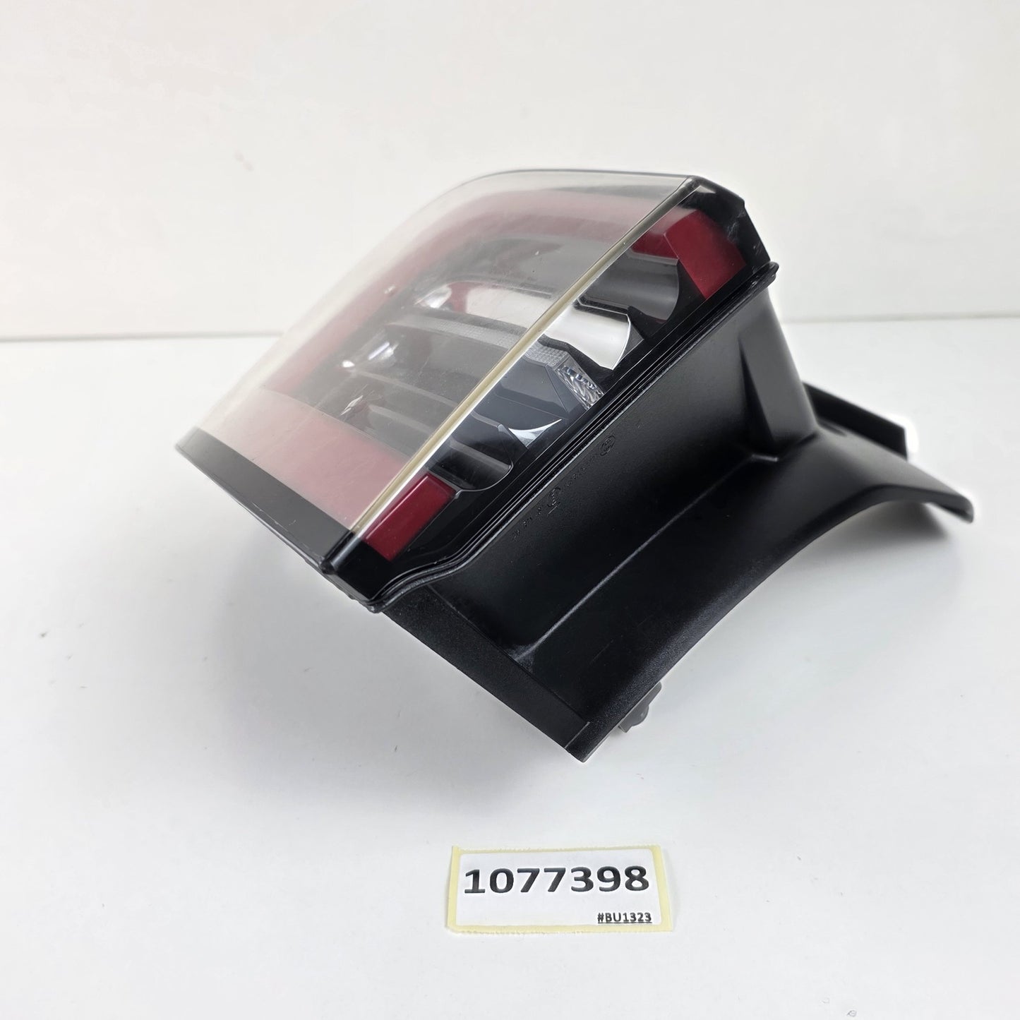 2017-2022 Tesla Model 3 Rear Tail Light Assembly Right/Passenger Side 1077398