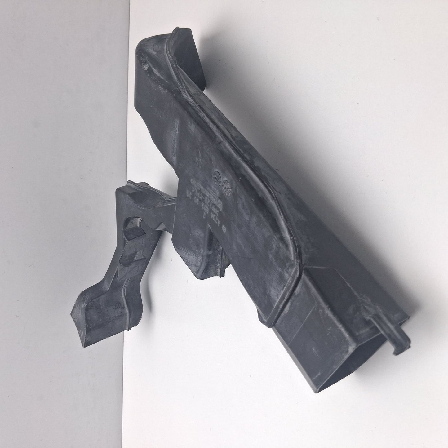 2007-2014 Mercedes-Benz C-Class Stove Duct A2048322025