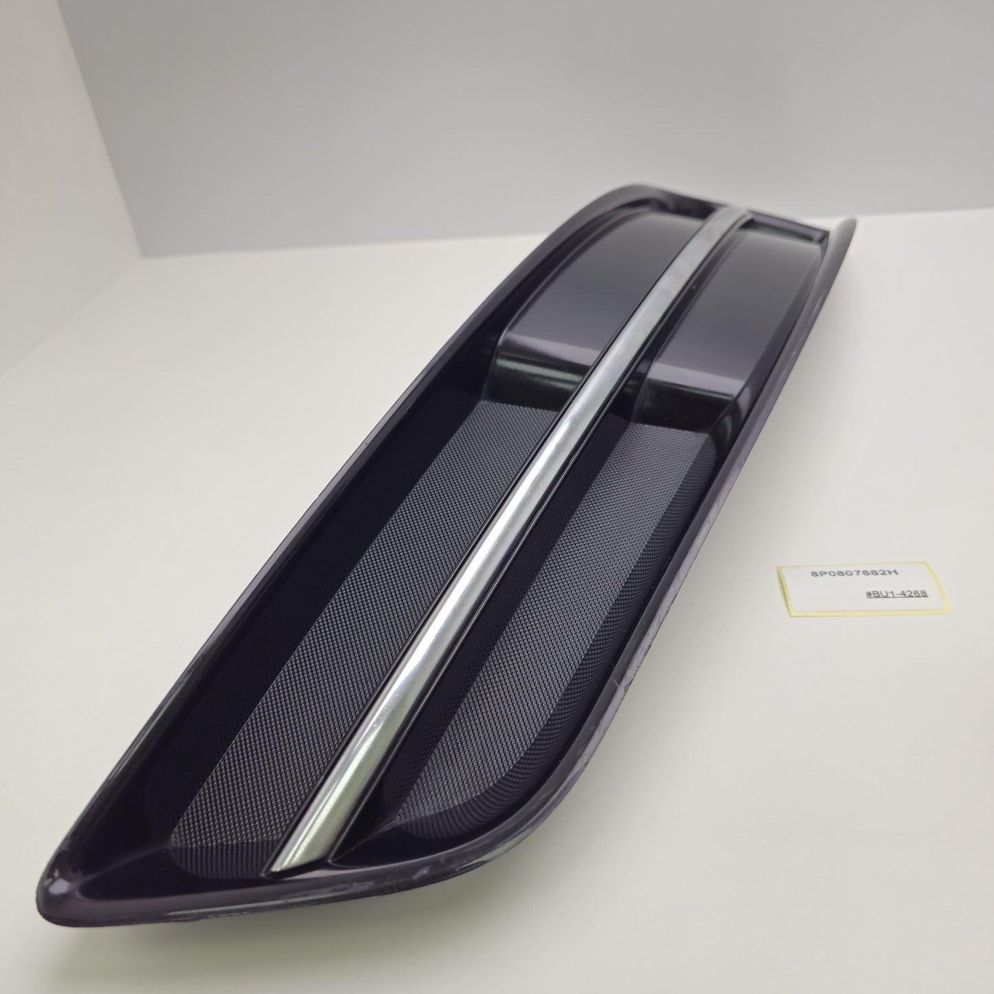 2008-2012 Audi A3 Air guide grille black-glossy 8P0807682H