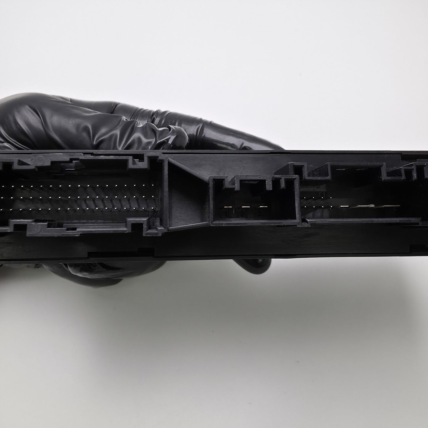 2004-2010 BMW M5 BODY CONTROL MODULE 6978713