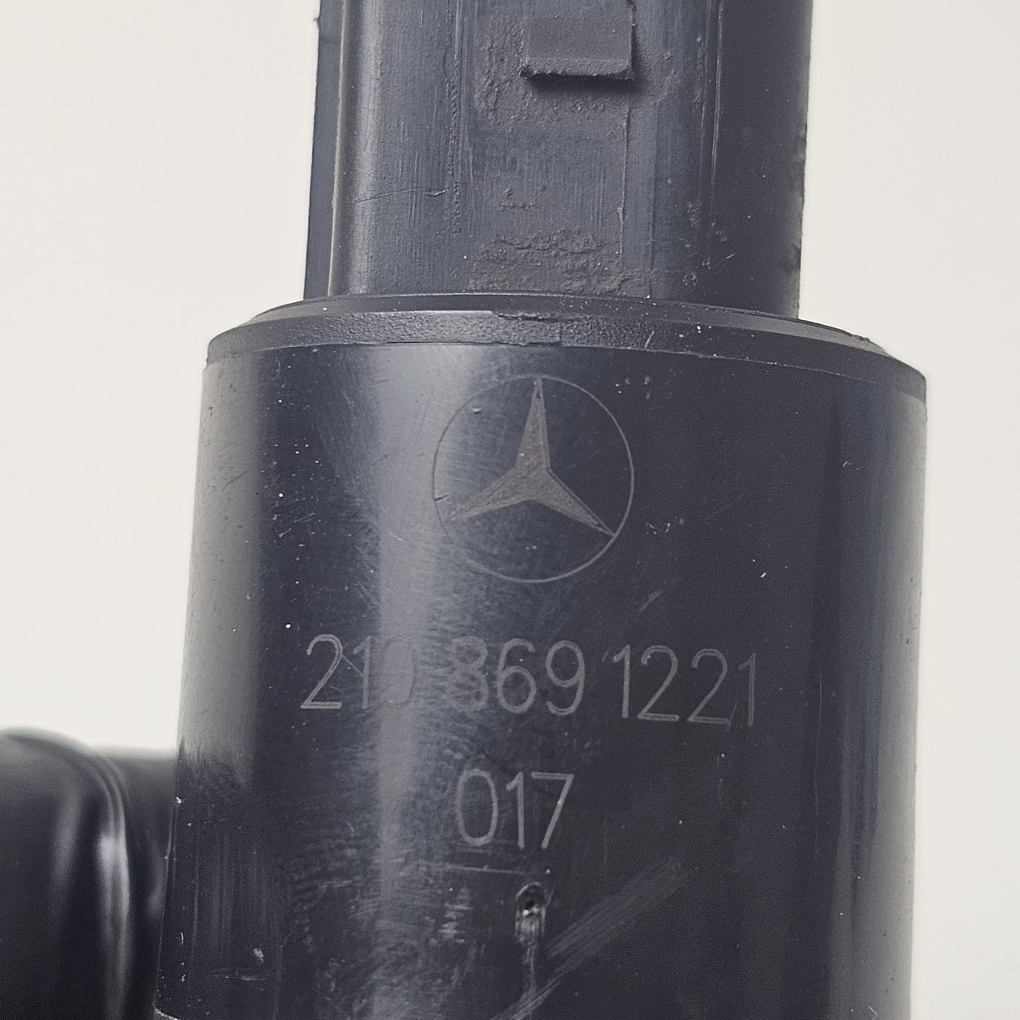 2000-2014 Mercedes Benz Universal Headlight Washer Pump 2108691221