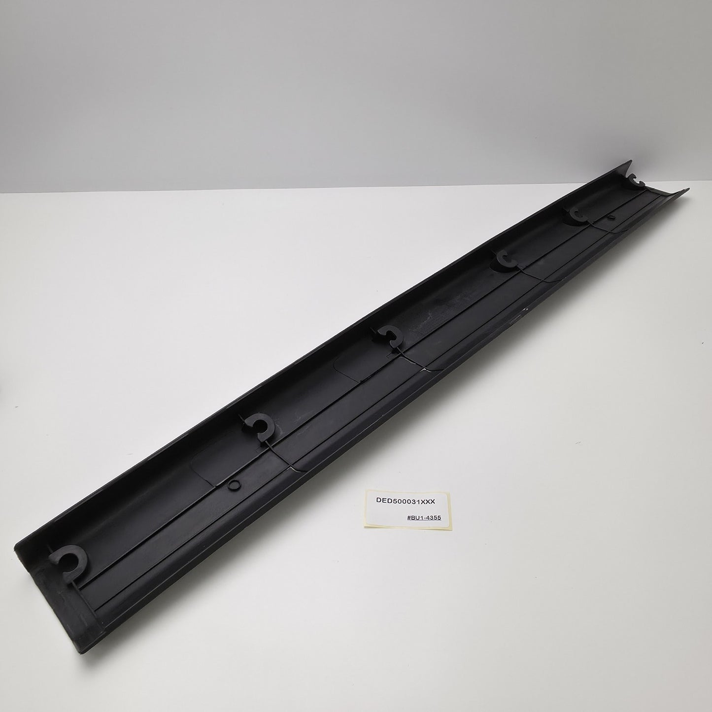 2005-2009 Land Rover Range Rover Sport Tailgate Corner Trim Panel DED500031XXX