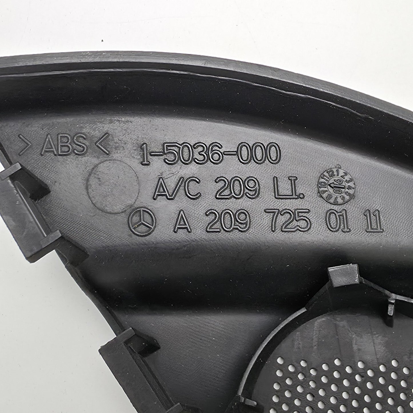 2006-2009 Mercedes CLK350 Front Door Left Side Mirror Cover A2097250111