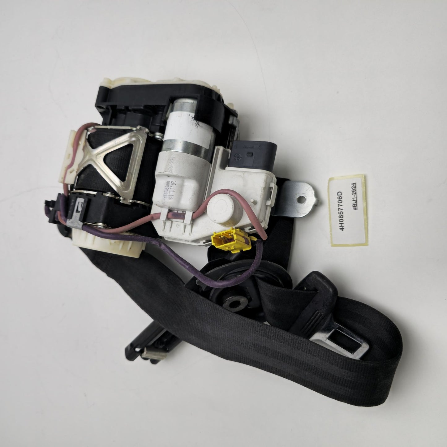 2011-2018 Audi A8 FRONT RIGHT SEATBELT 4H0857706D