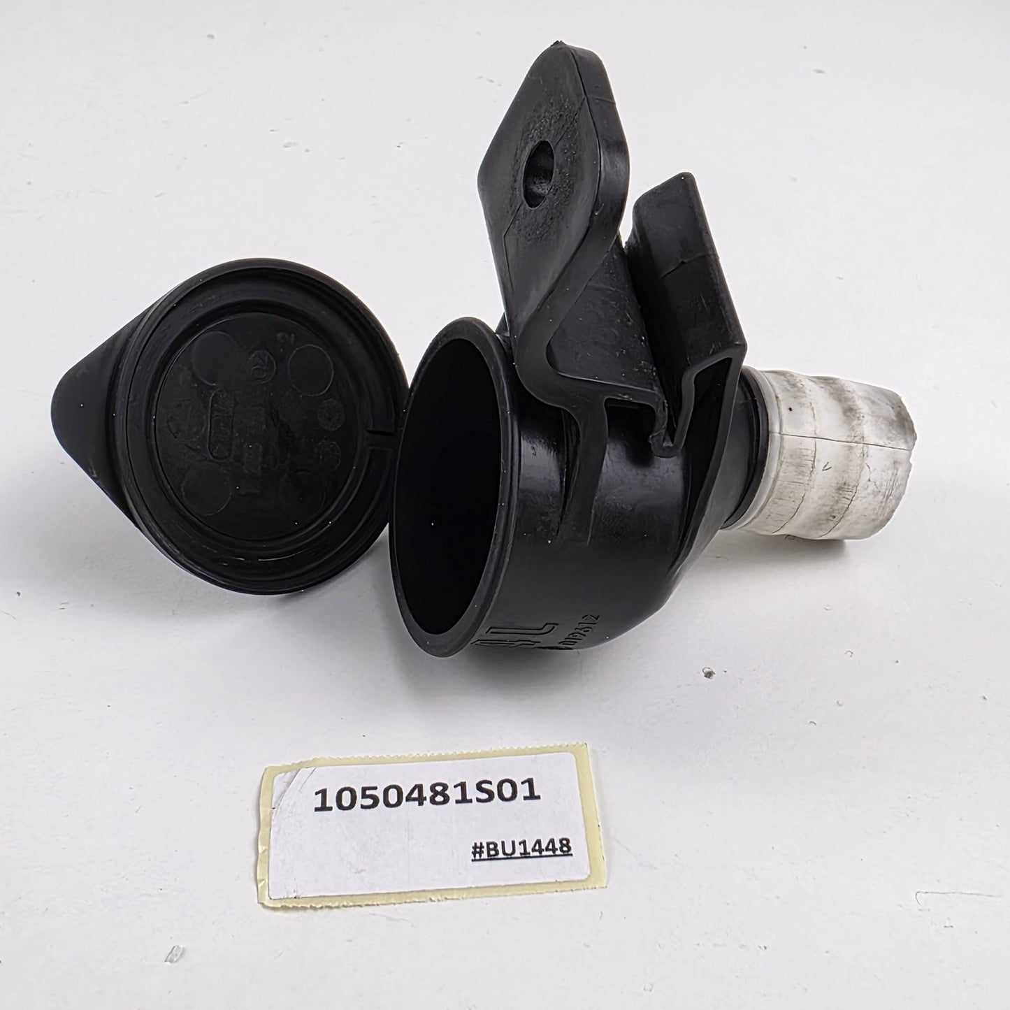 2010-2016 MINI COOPER COUNTRYMAN R60 WASHER BOTTLE FILLER NECK 1050481S01
