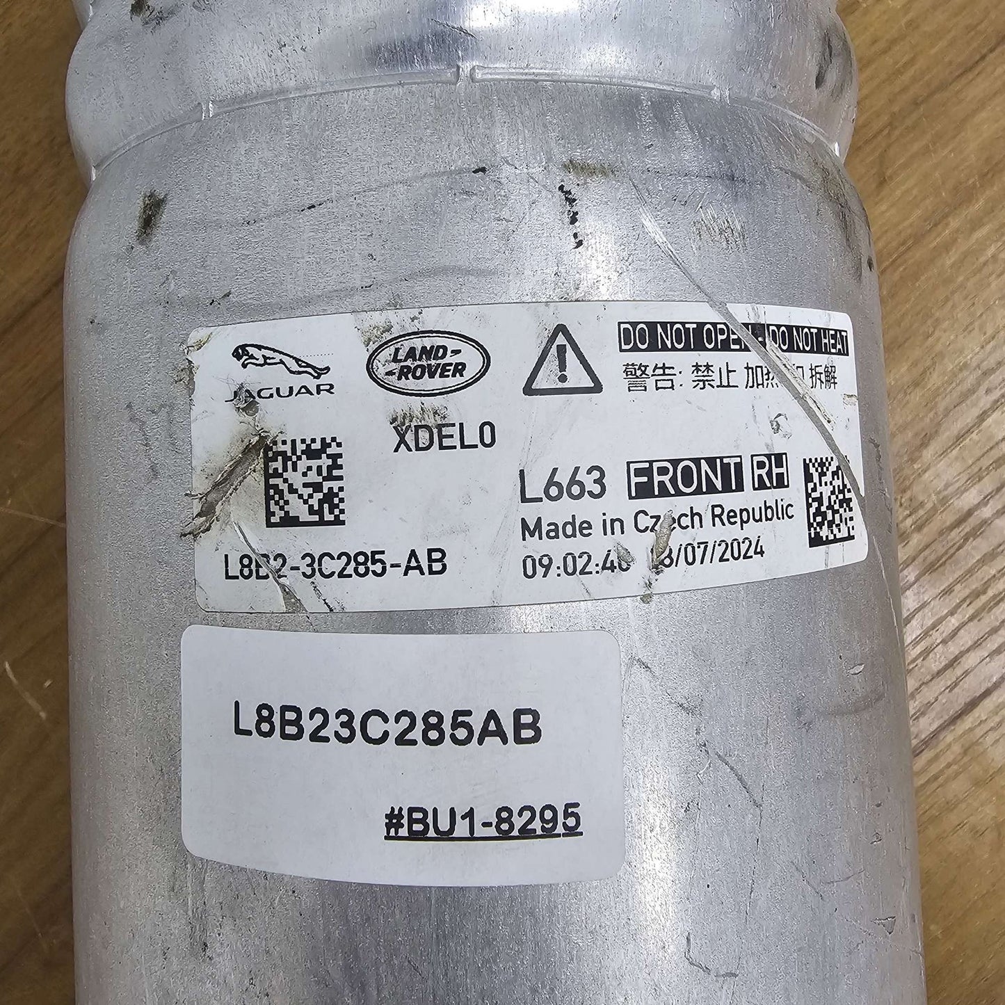 2020-2023 Land Rover Defender Front Right Air Suspension Shock L8B23C285AB