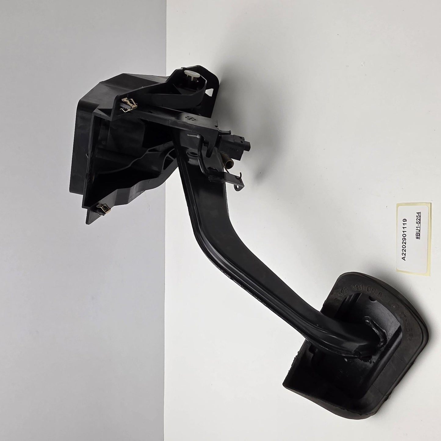 2001-2011 Mercedes-Benz S Brake Pedal Assembly A2202901119