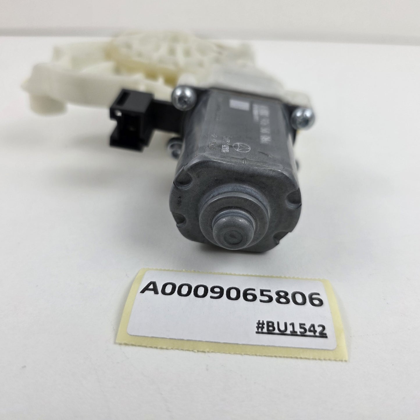 2019-2022 Mercedes-Benz EQB Front Left Door Window Regulator Motor A0009065806