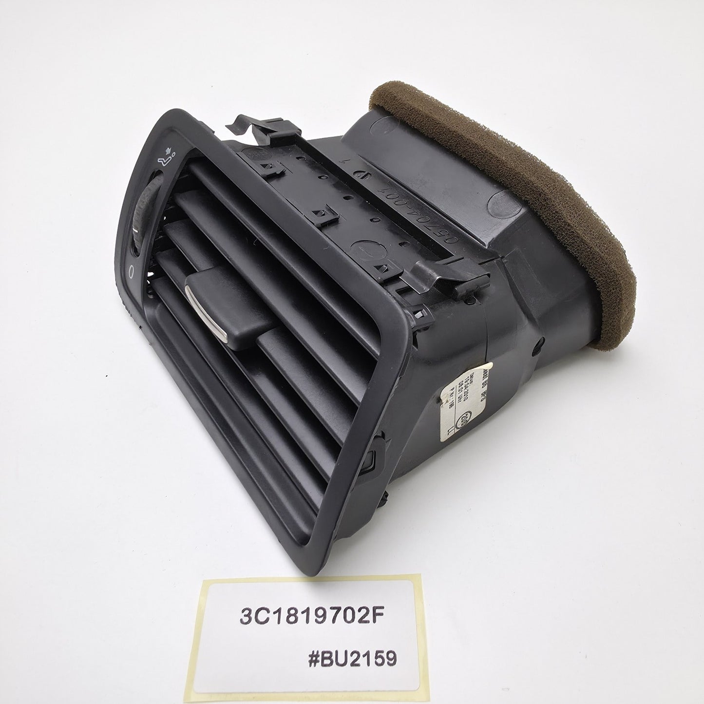 2008-2010 VW Passat B6 Right Dashboard Air Vent OEM 3C1819702F