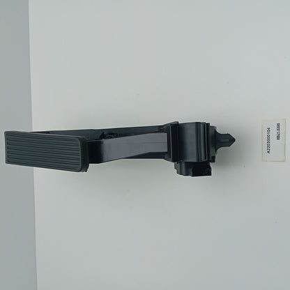 2004-2009 Mercedes-Benz S55 AMG Accelerator Pedal A2203000104