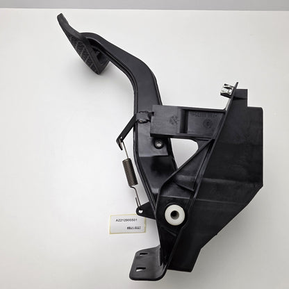 2005-2013 Mercedes-Benz S-Class Brake pedal A2212900501