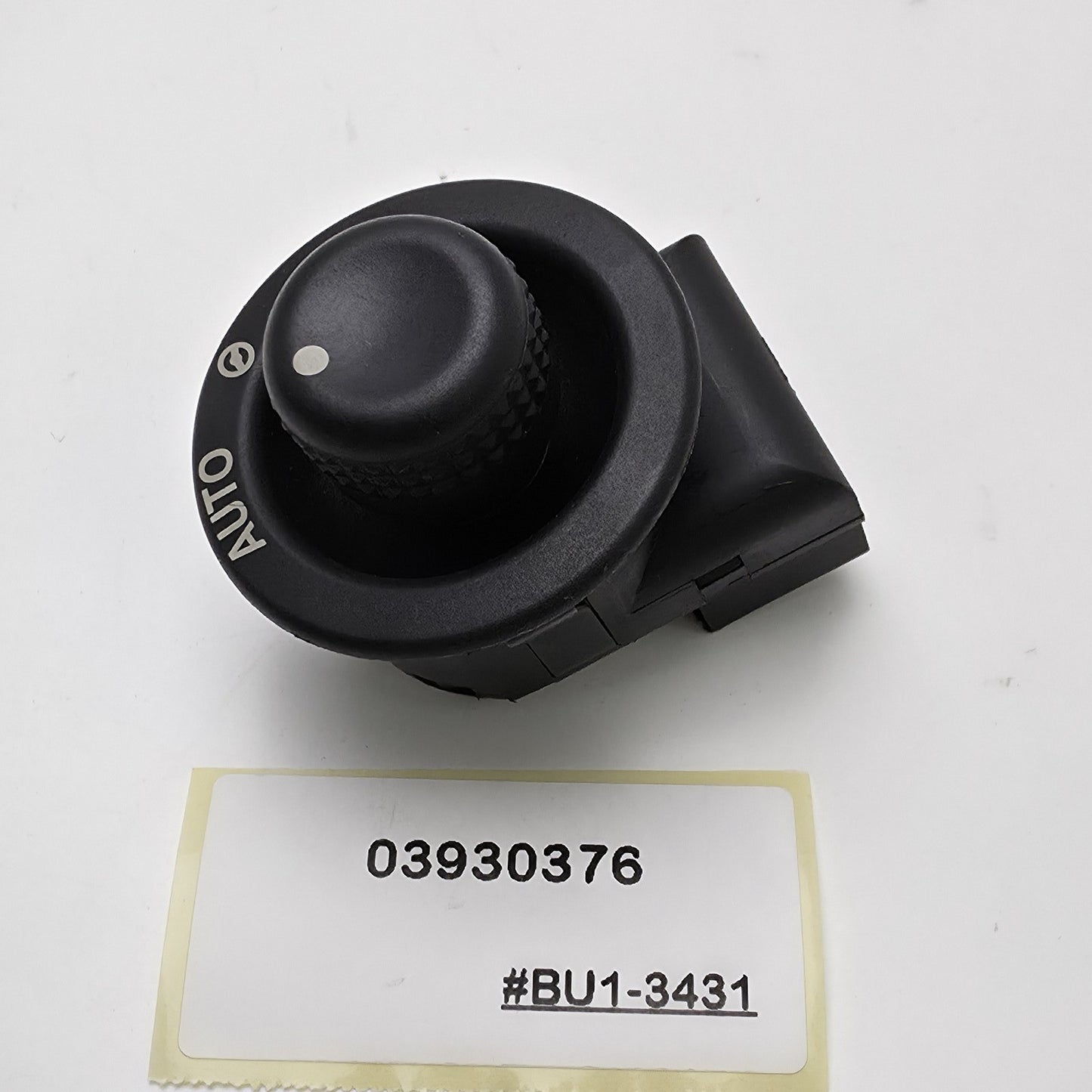 2004-2009 Land Rover Discovery 3 Steering Wheel Adjust Switch 03930376