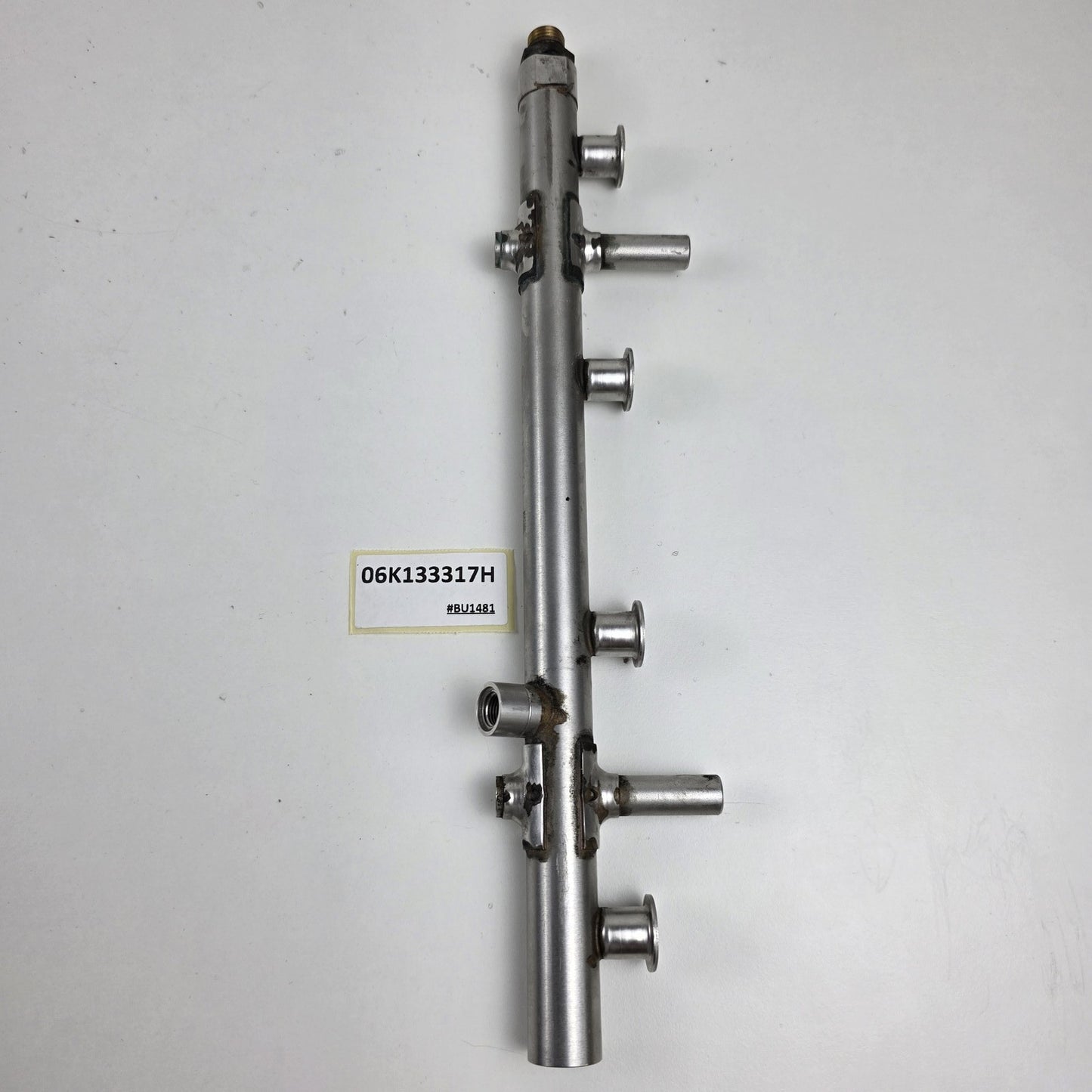 2014-2020 Volkswagen Atlas Fuel Distributor Rail 06K133317H