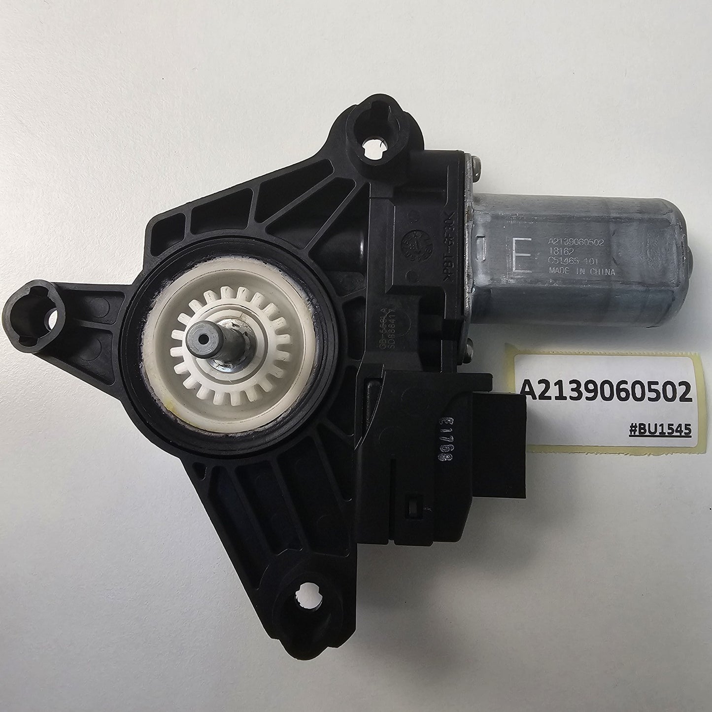 2016-2022 Mercedes-Benz GLC300 X253 Rear Left Window Regulator Motor A2139060502