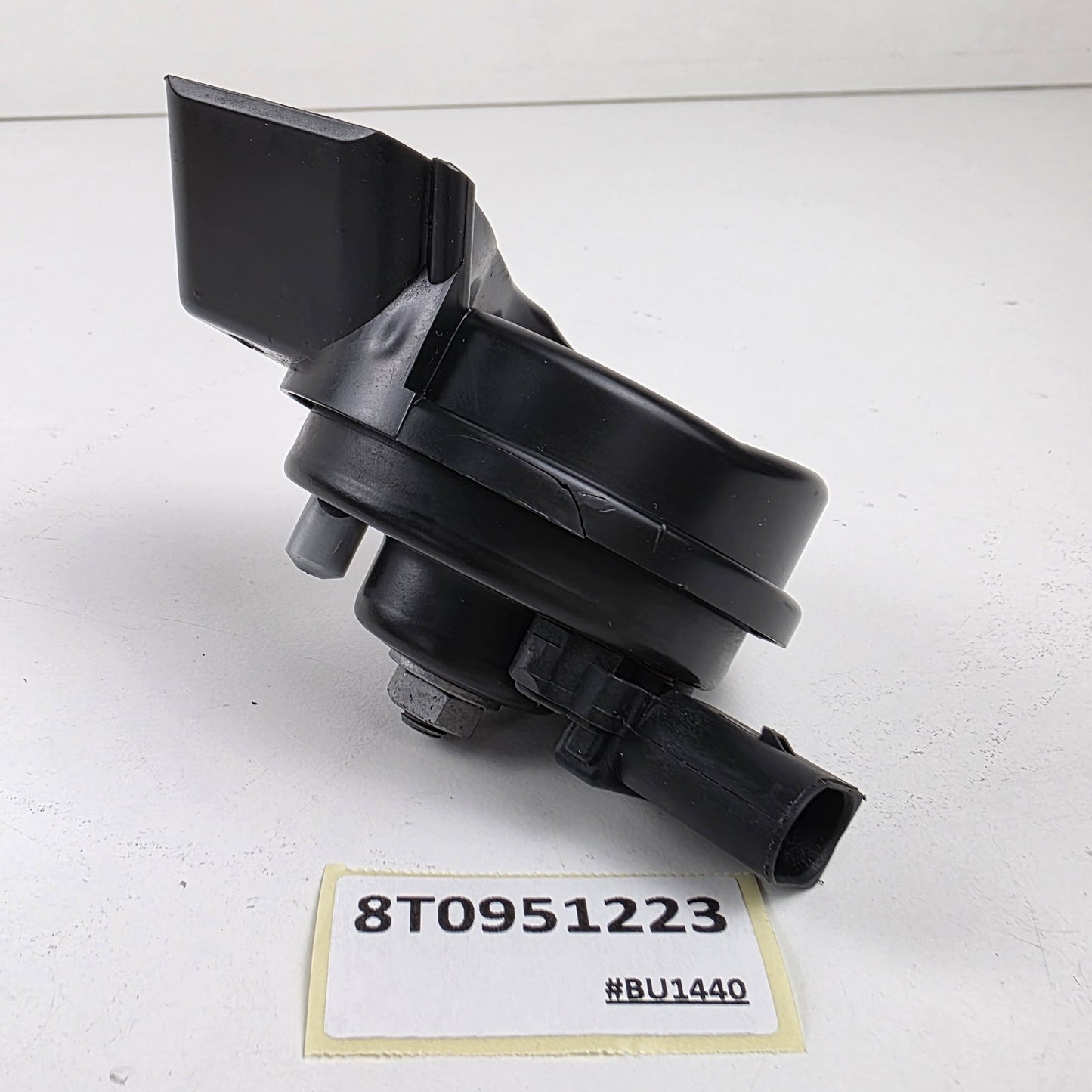 2008-2017 Audi S5 High Note Horn High Tone Frequency OEM 8T0951223