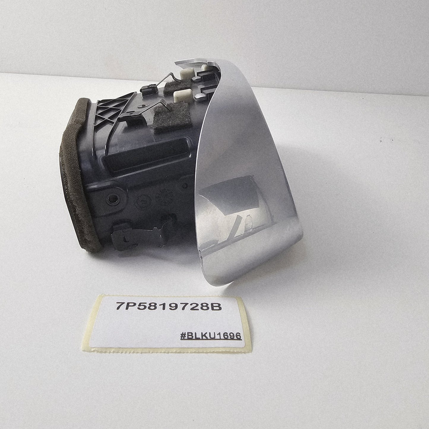 2011-2016 Porsche Cayenne 958 Center Dash Air Vent Right 7P5819728B