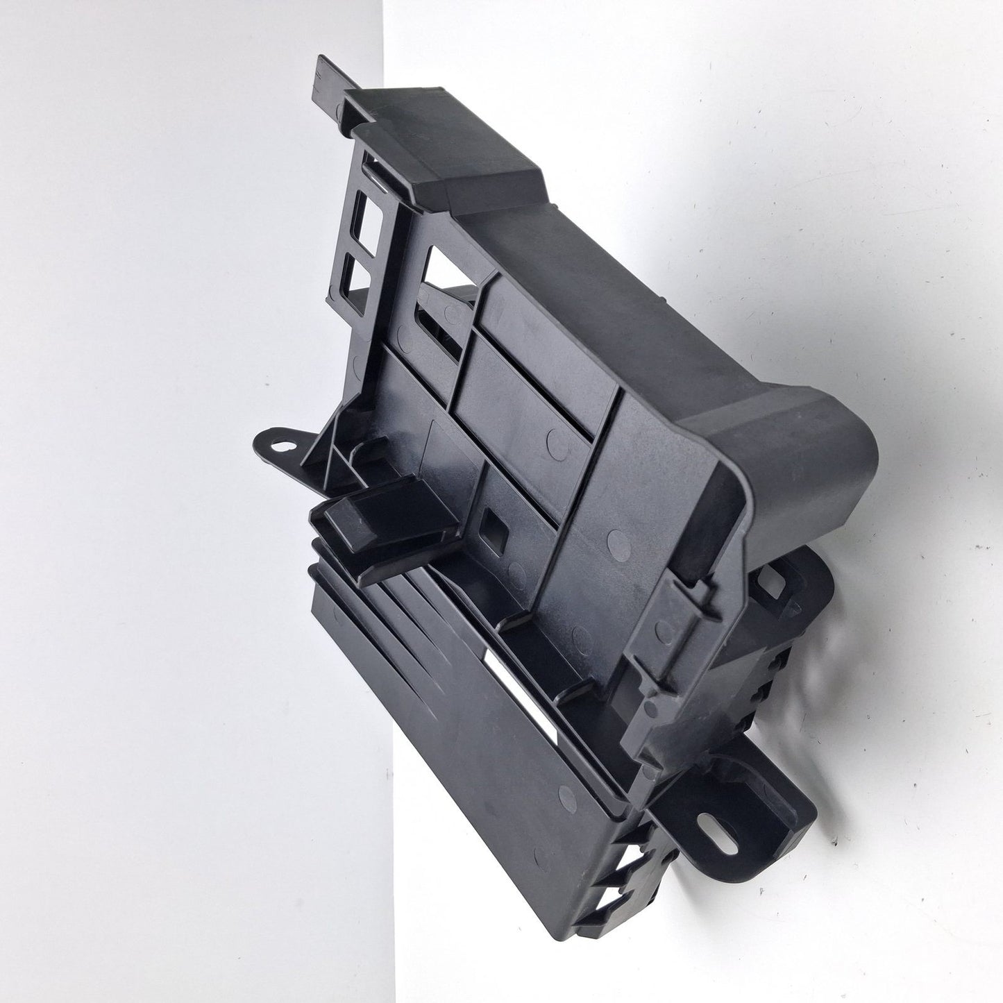 2009-2017 Audi Q5 Rear Parking Aid Control Module Bracket 8R0035209B