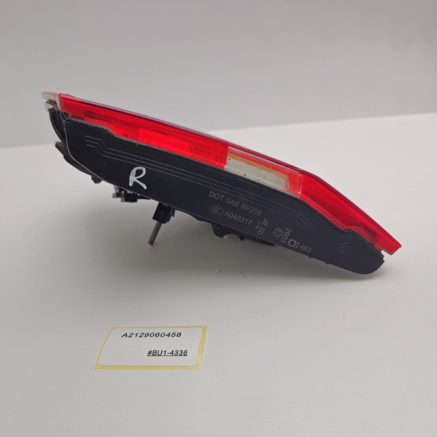 2010-2013 Mercedes-Benz E350 REAR TAILLIGHT IN TRUNK RIGHT SIDE A2129060458
