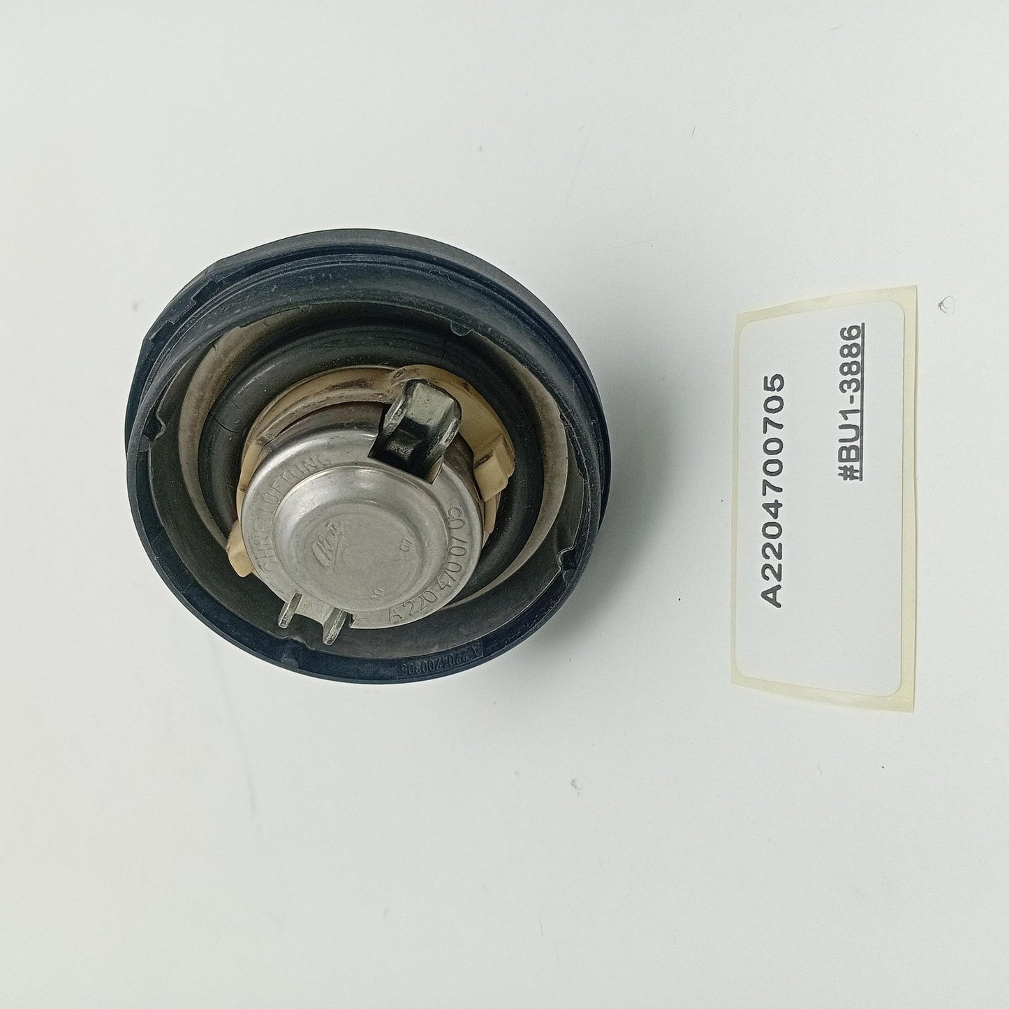 2001-2003 Mercedes-Benz W203 DIESEL FUEL FILLER TANK CAP A2204700705