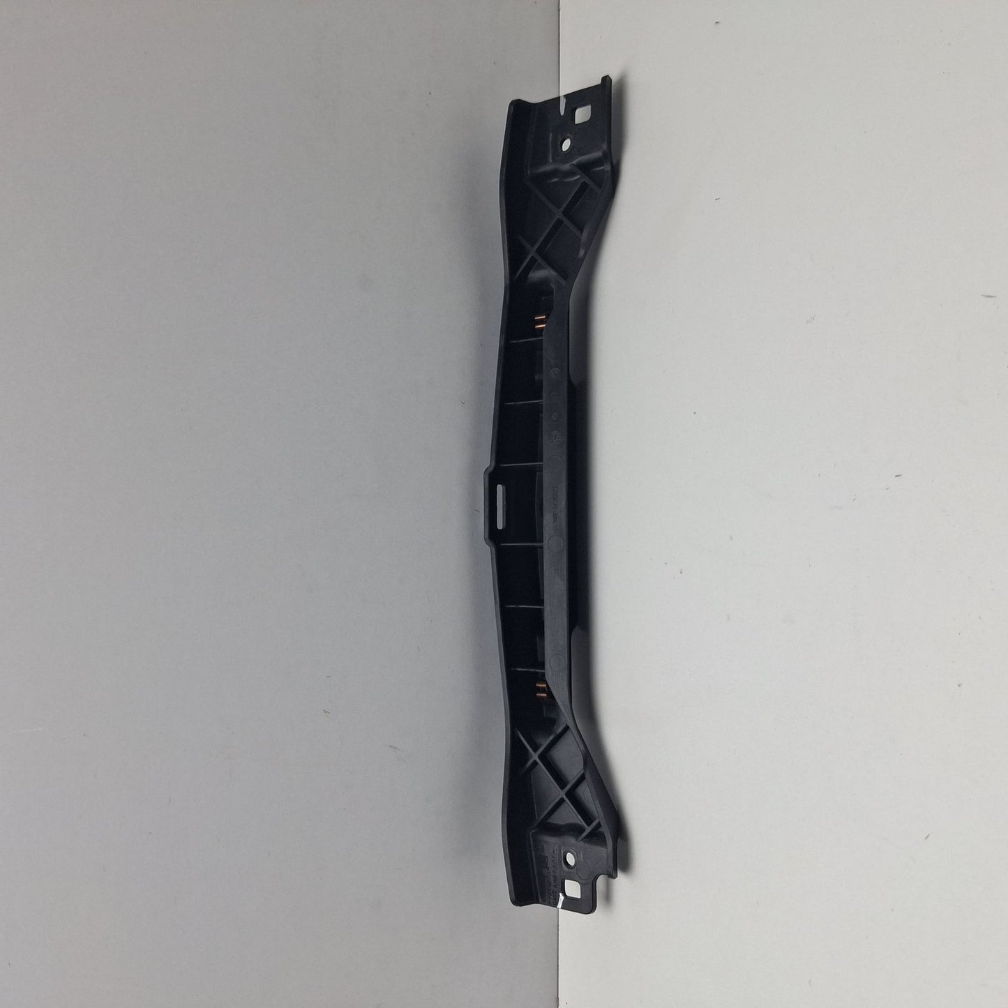 2014-2019 Cadillac ATS Rear Bumper Retainer Support Bracket 105089474