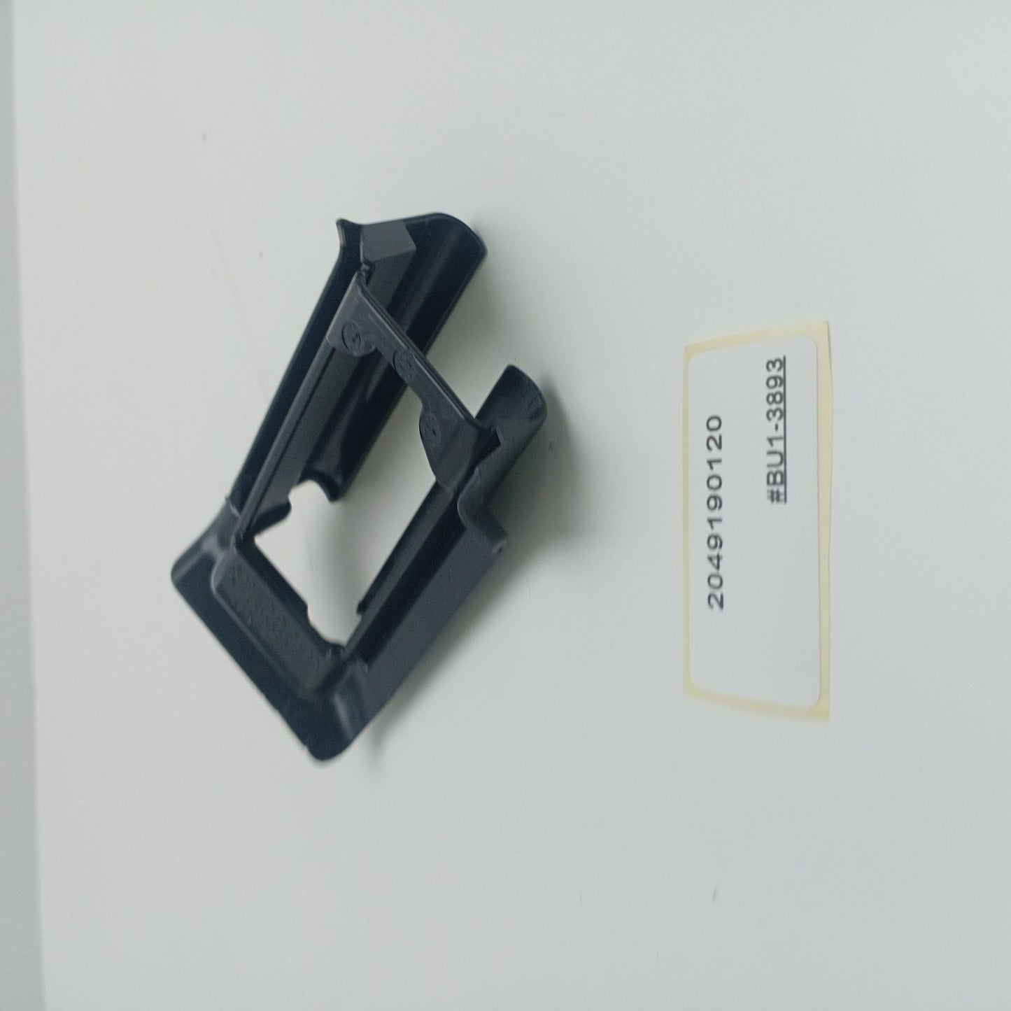 2008-2014 Mercedes-Benz C300 FRONT LEFT SEAT RAIL COVER TRIM 2049190120
