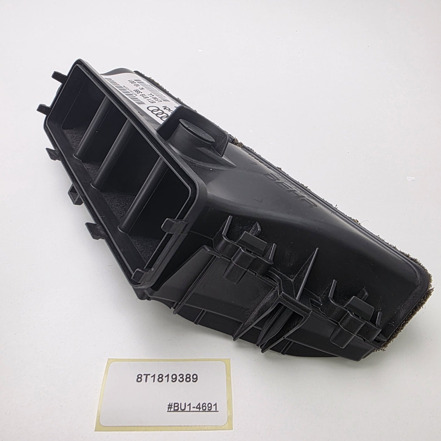 2008-2017 Audi A4 Center Dash Air Duct 8T1819389