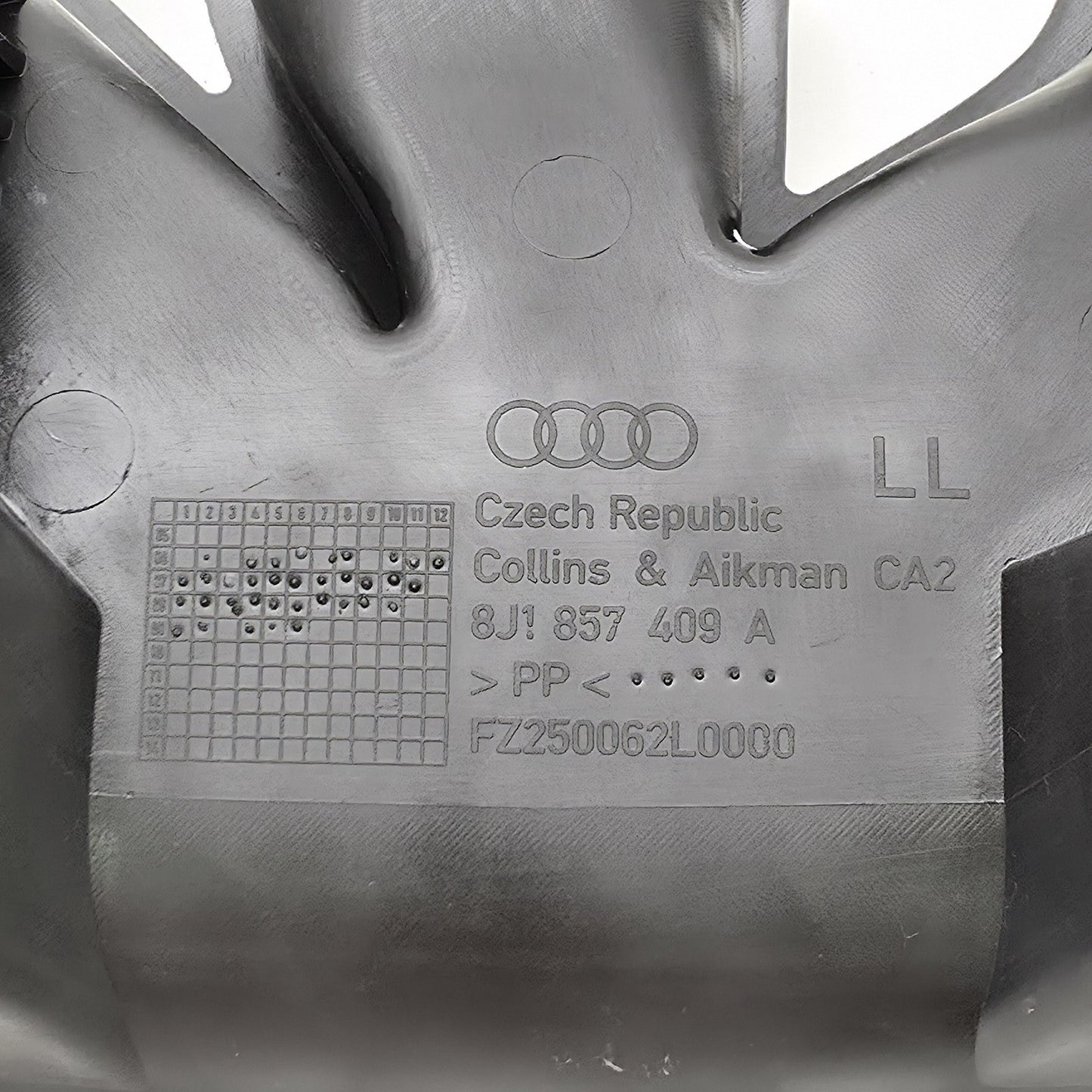 2008-2014 Audi TTS Dash Air Guide Distribution Fresh Air Nozzle 8J1857409A