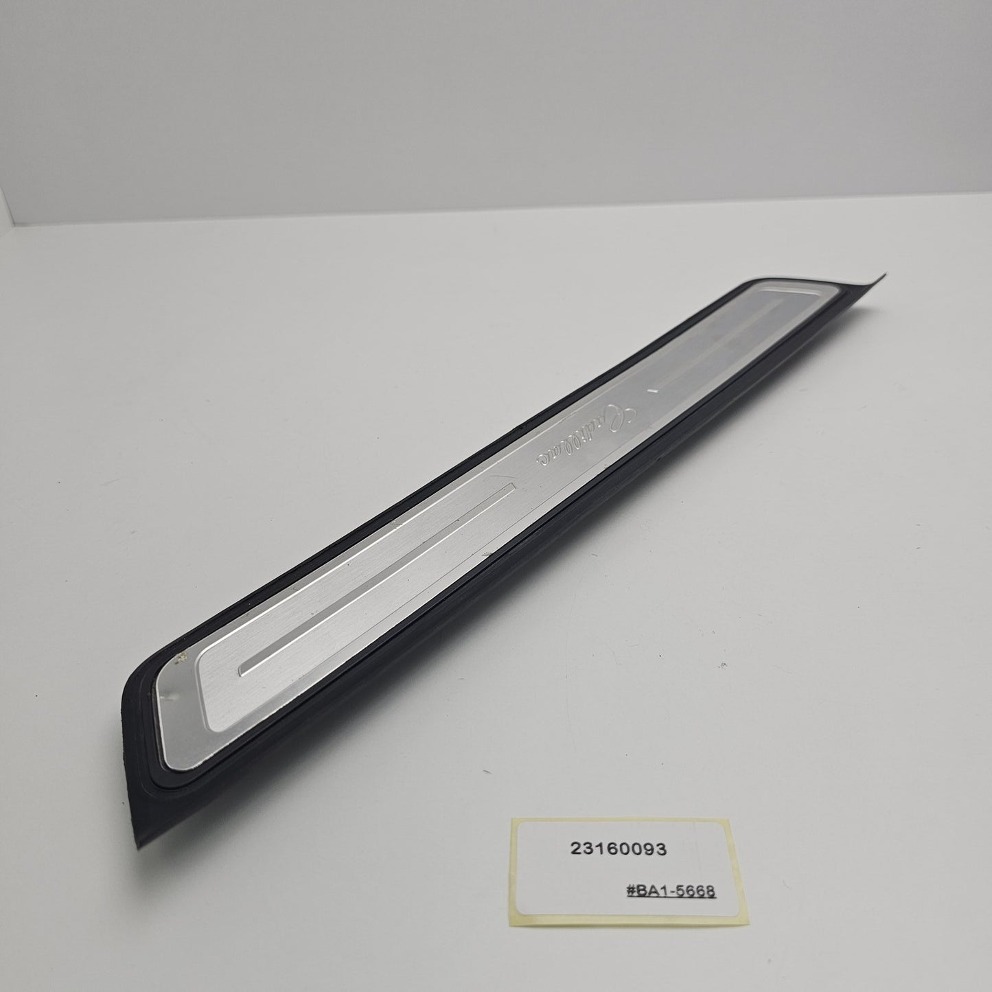 2014-2019 Cadillac CTS Front Side Door Sill Trim Plate 23160093