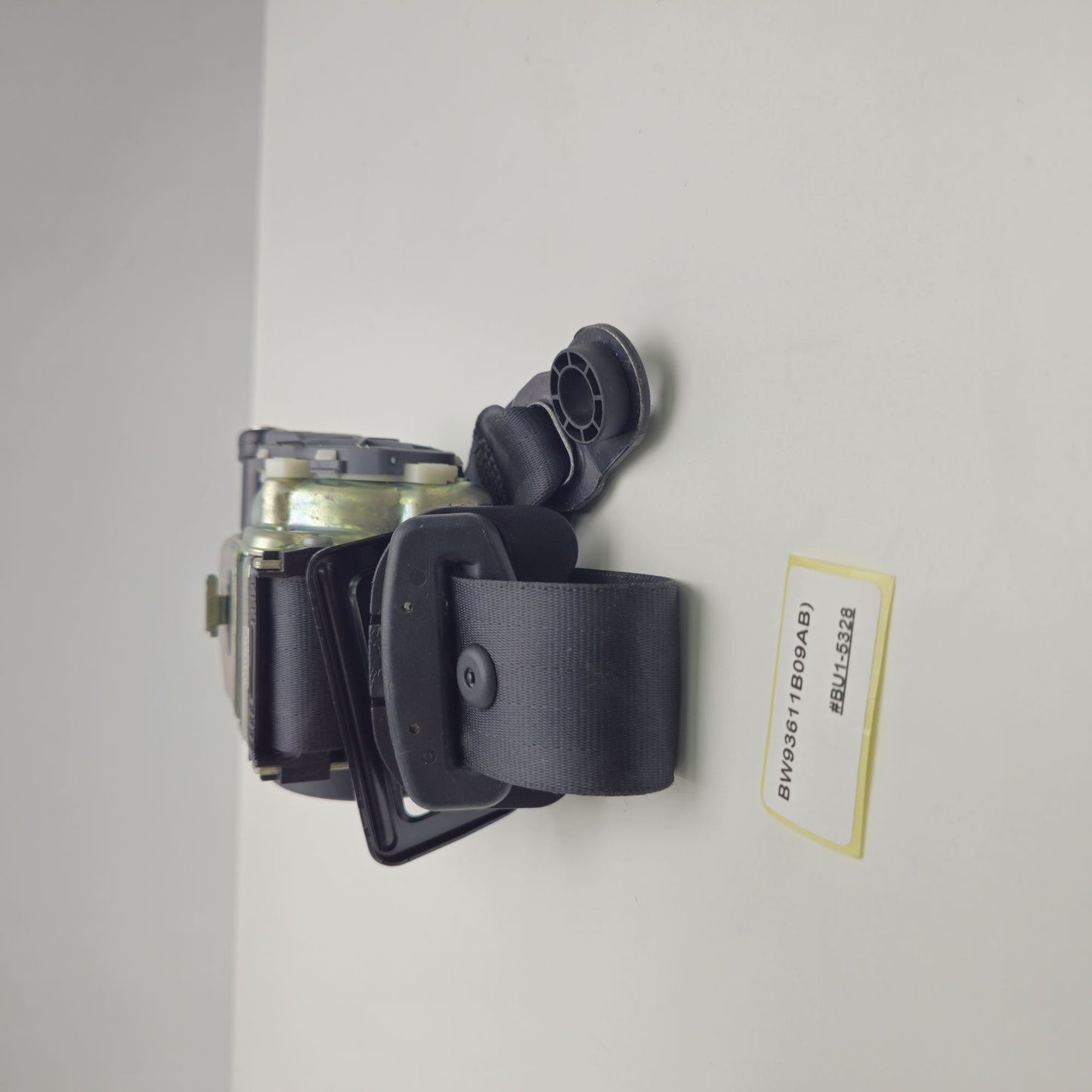 2011-2019 Jaguar XJ Front Left Driver Seat Belt Retractor BW93611B09AB